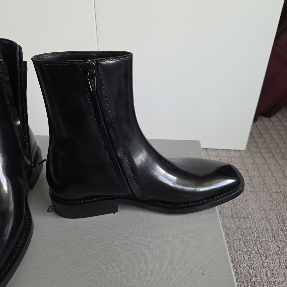 Balenciaga Women's Chelsea Black Ankle Boots - Picture 2 of 6